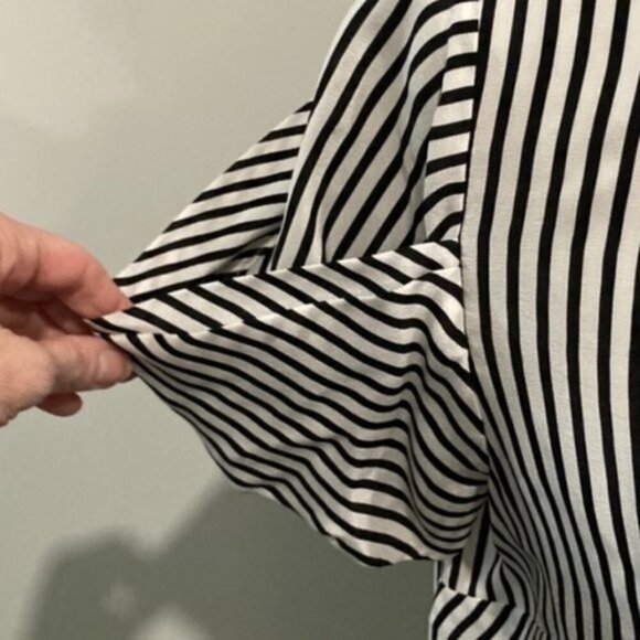 Bcbg White/Black Striped Silk Short Sleeve Blouse tunic - Picture 11 of 15